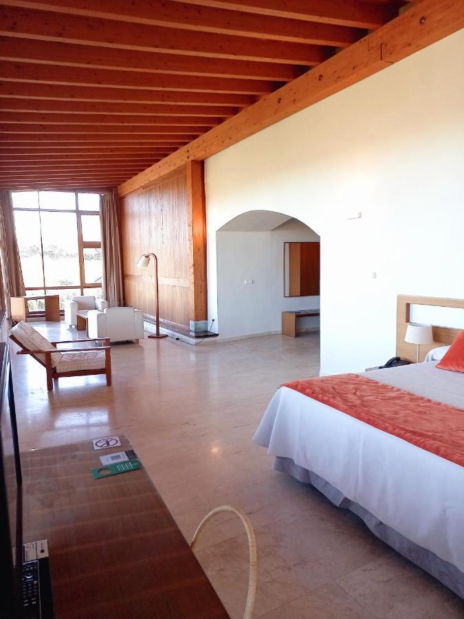 Hotel 4 Estrellas Conventual De Alcantara Exterior foto